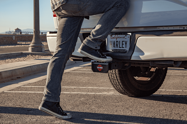 Harley-Davidson Bar & Shield Logo Hitch Step